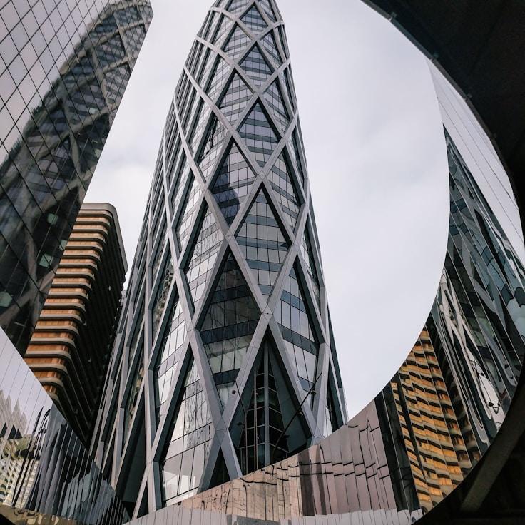 Parents evaluating schools in Portugal